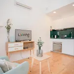 Liiiving In Porto - Secret Grove Mezzanine