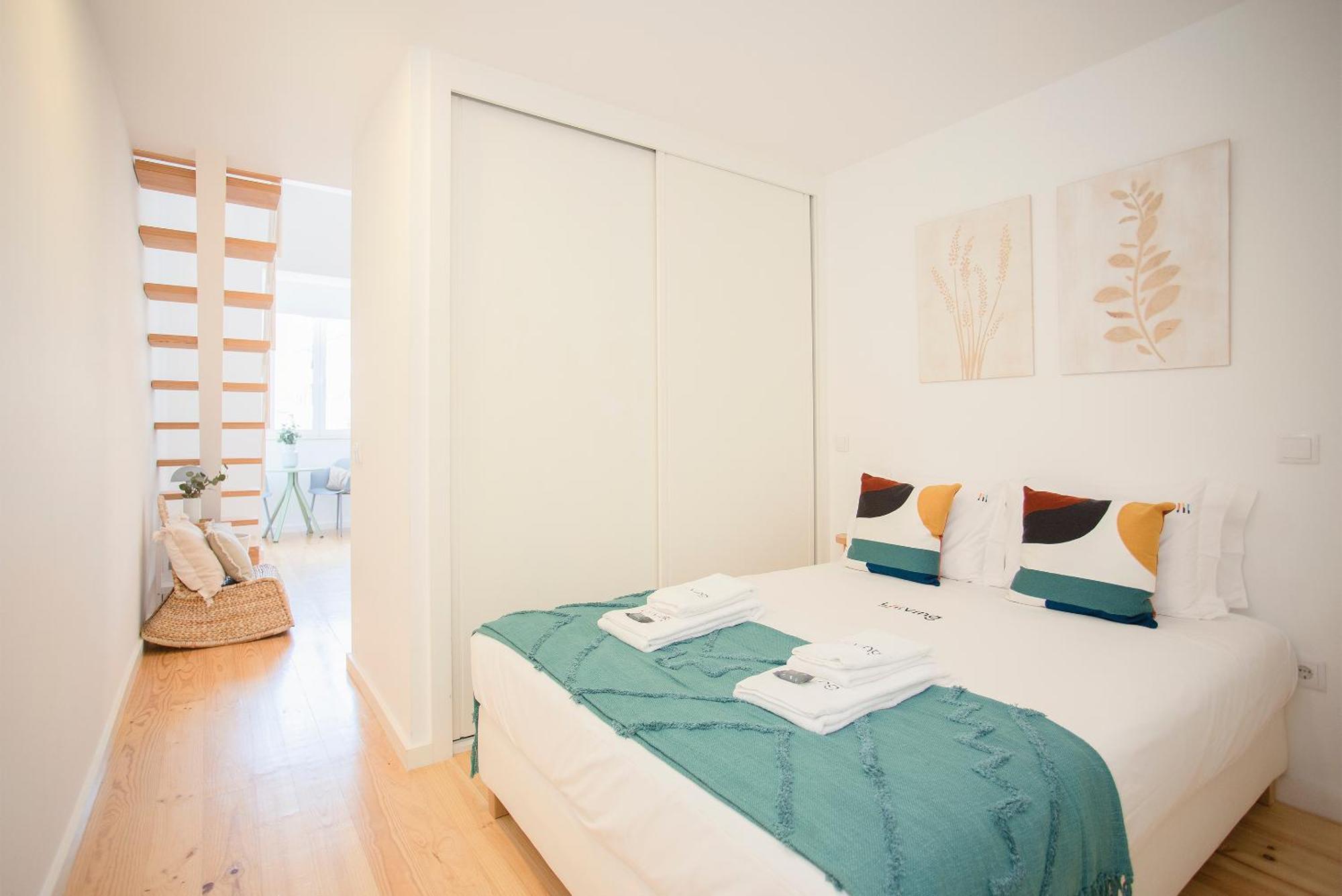 Liiiving In - Secret Grove Mezzanine Apartment