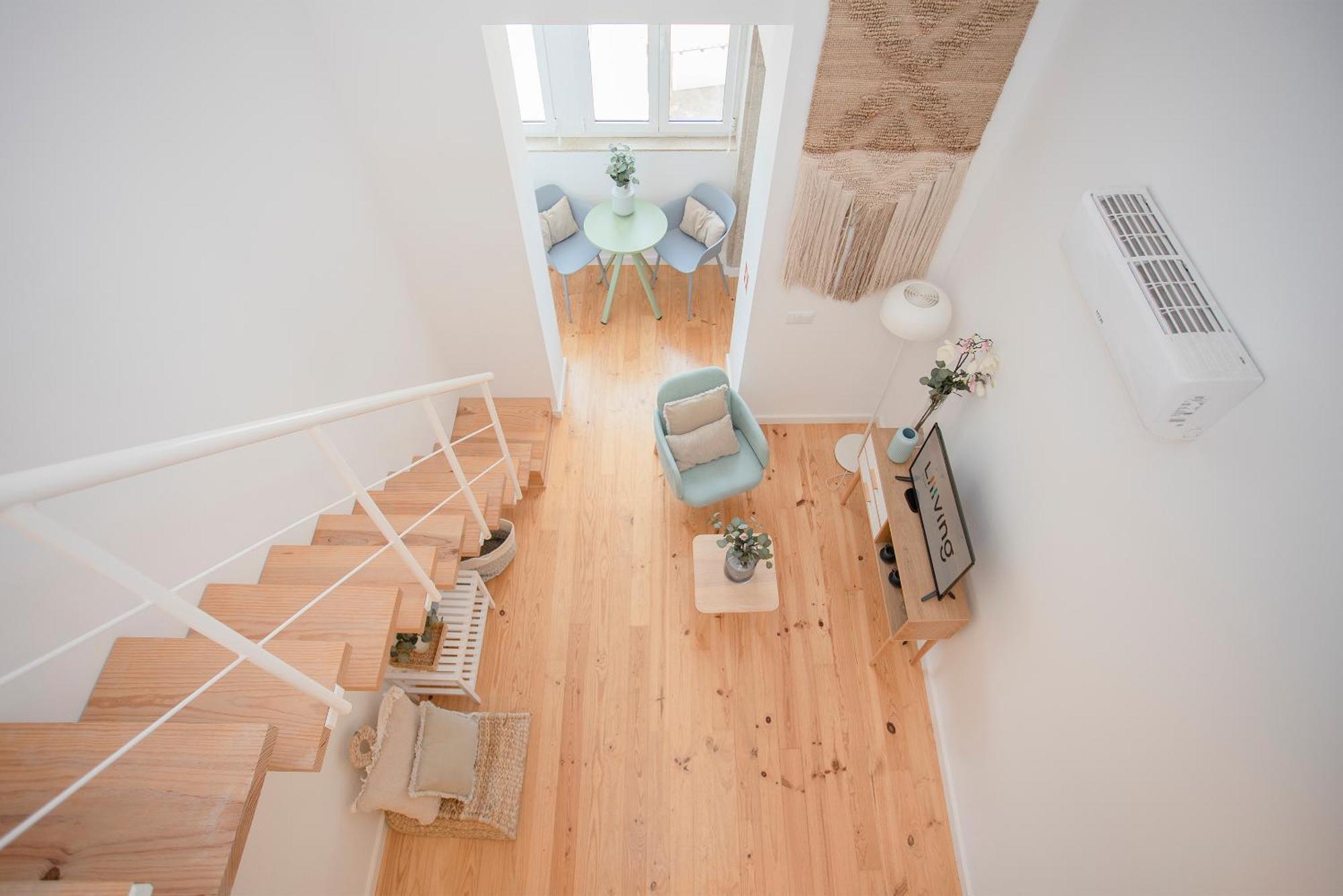 Liiiving In - Secret Grove Mezzanine Apartment *